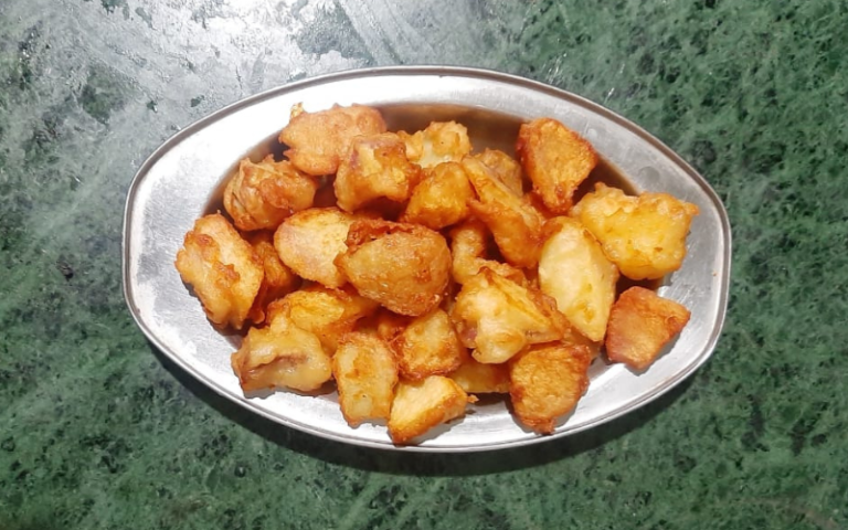 chili potato ki recipe